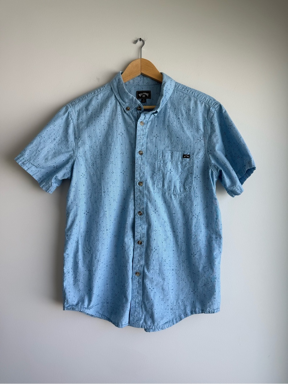 Billabong Blue Short Sleeve Button Up Shirt Size M
